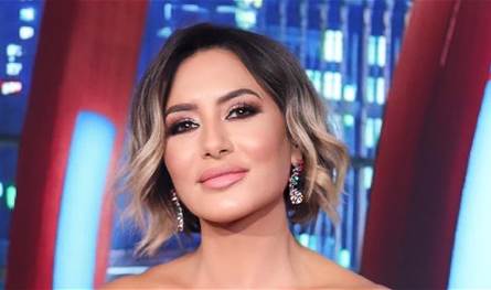 كارين سلامة تبرز تفاصيل موضة الخريف بإطلالتها الأخيرة 