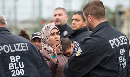 صحيفة التلغراف: حملة ألمانية لإعادة اللاجئين تواجه انقساماً سياسياً حادًا
