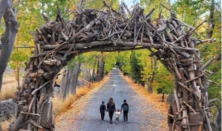 &quot;عروس الخريف&quot;.. اللقلوق وجهة سياحية ساحرة لا تُفوّت (صور)