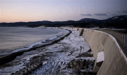 بعد زلزال عنيف... موجات &quot;تسونامي&quot; ضربت سواحل اليابان