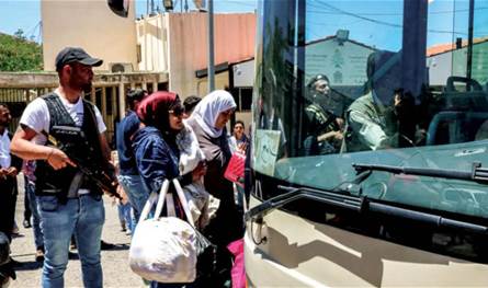 استمرار مغادرة النازحين السوريين بمواكبة أممية