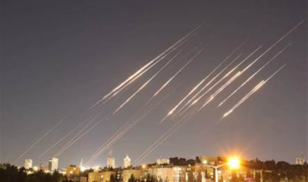 &quot;الحرب اقتربت&quot;؟ إيران قد تقصف إسرائيل بـ2000 صاروخ!