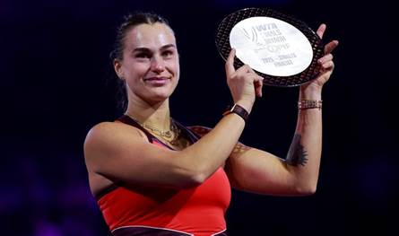 سابالينكا تكمل موسماً كاملاً في الصدارة