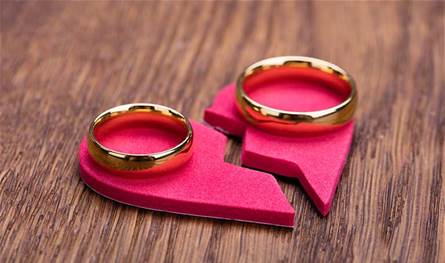 بعد انفصال كريم محمود عبد العزيز.. طلاق جديد في الوسط الفني المصري؟ (صور)