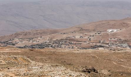 إطلاق نار وتحليق لمروحيات الجيش... ما الذي يجري عند الحدود اللبنانيّة - السوريّة؟