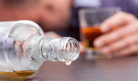 اقتراح قانون لحماية القاصرين من الكحول ومشروبات الطاقة