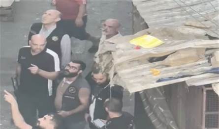 مداهمة منازل تجار مخدرات في مخيّم نهر البارد (فيديو)