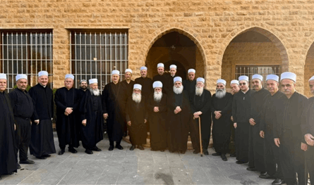 شيخ العقل يحذّر من خطر الإنزلاق إلى حرب: دعوة لتجنيد الإمكانات والتضامن الداخلي