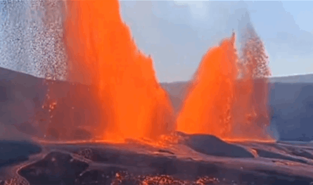 في هاواي.. ثوران بركان كيلوا يذهل العالم بمشهد نادر (فيديو)