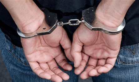 في تحويطة الغدير.. توقيف شخصين وهذا ما عثر عليه بحوزتهما