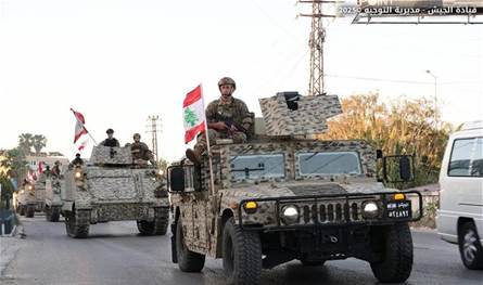 سرق سلاحًا حربيًا من داخل آلية عسكرية.. وهذا ما حلّ به!