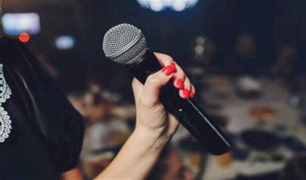 تسببت لها بمضاعفات خطيرة وآلامٍ شديدة... عملية تجميل فاشلة تنهي مسيرة مغنية شهيرة (فيديو)