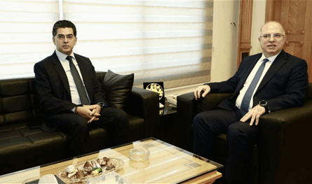 مرقص قدم لوزارة العمل مجانا دليلا مكتوبا والكترونيا عن &quot;إعلام المواطن بحقوقه في العمل&quot; 