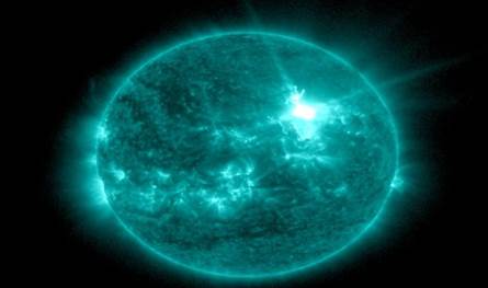 إنفجار شمسي قويّ جدّاً ضرب الأرض... وهذا ما تسبّب به في أوروبا وافريقيا