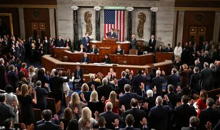 مجلس النواب الاميركي يوافق على إنهاء أطول إغلاق في تاريخ الولايات المتحدة