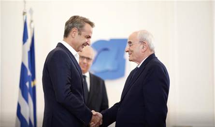 وزير الدفاع الوطني التقى رئيس الحكومة اليونانية.. هذا ما تمّ بحثه 