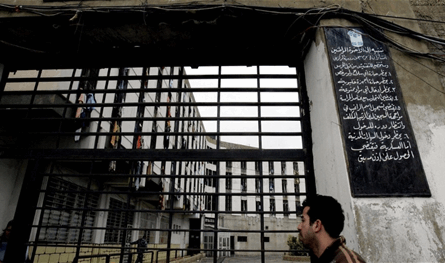 ملف الموقوفين السوريّين في سجون لبنان نحو التجميد