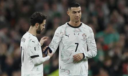 بالفيديو: رونالدو يتعرض للطرد بعد اعتداء على منافسه!