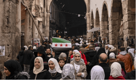 من أنقرة إلى تل أبيب مروراً بالرياض: كيف تعيد دمشق صياغة تموضعها الإقليمي