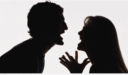 بعد أن تحدت الجميع لتتزوجه.. هذا ما فعله العريس بزوجته بعد 4 أيام من حفل الزفاف