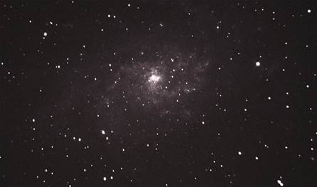 لقطة فلكية دقيقة لمجرة &quot;المثلث&quot; تُبرز مناطق تشكّل النجوم.. شاهدوها 