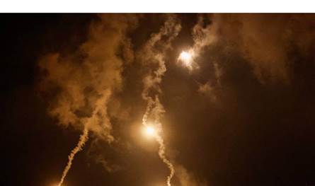 &quot;تمشيط بالرصاص&quot; وقنابل مضيئة.. ماذا يجري في الجنوب؟