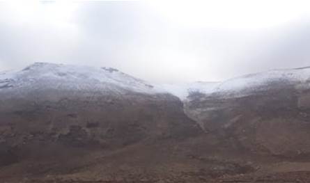 للمرة الاولى هذا العام.. الثلوج تغطي مرتفعات الضنية