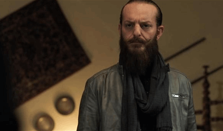 بالفيديو.. نجم مسلسل &quot;الهيبة&quot; يترك الديانة الدرزية ويعتنق المسيحية