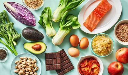 من القلب إلى العظام والعقم.. مخاطر صحية للحميات القاسية