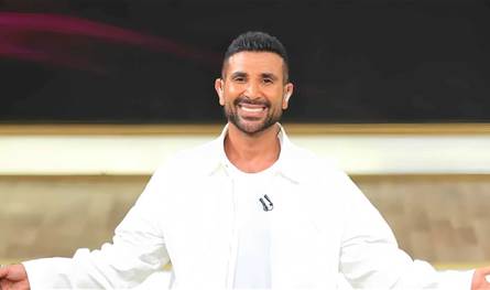 بعد تعرضه لحادث سير كبير.. الصورة الاولى لأحمد سعد من على سرير المستشفى