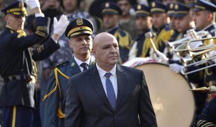 العهد وتحديات التفاوض وتسليم السلاح ..هل تنجح المهمة؟