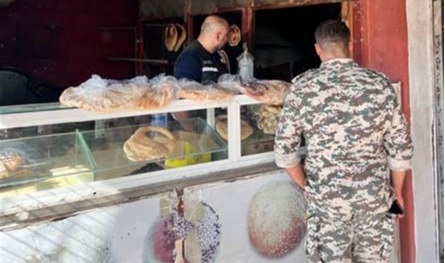 إقفال فرن للكعك العصروني بالشمع الاحمر