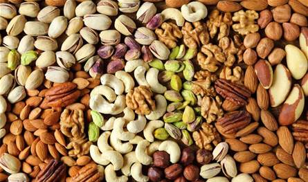 لفوائد صحية.. إليكم أفضل 5 أنواع من المكسرات
