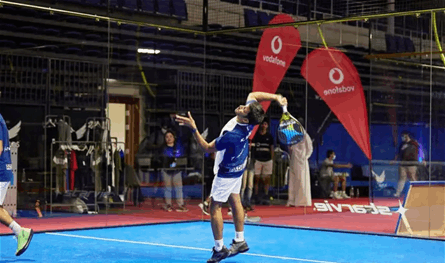 ضربات الكرة كأنها رصاص.. مدينة إنكليزية تُعلن الحرب على ملاعب البادل