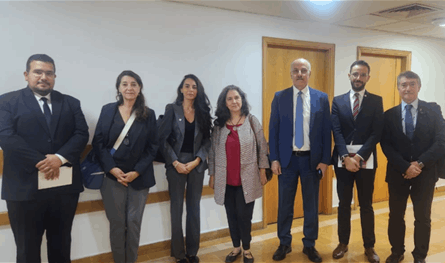 عبد الله يستقبل بعثة الصليب الأحمر لمناقشة قوانين الصحة والطب الشرعي