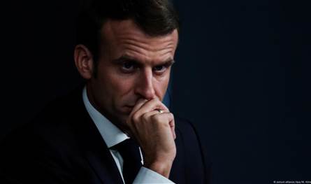 علاقات متأزمة بين البدين.. ماكرون يؤكد استعداده لحوار هادئ مع الرئيس الجزائري