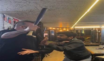 داخل مطعم في تركيا... &quot;مؤثّر&quot; اعتدى على عامل بمضرب &quot;بيسبول&quot;!