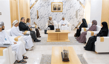 وزيرة التربية تتابع زيارتها سلطنة عمان.. وبحث في سبل التعاون