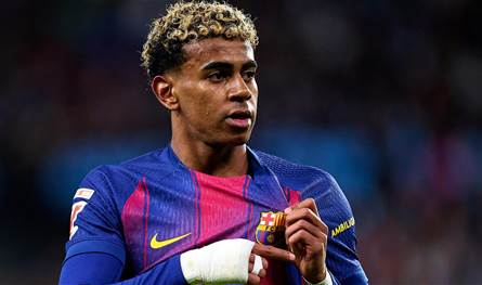 حقيقة صادمة عن طفولة لامين جمال.. &quot;مشية غريبة وانحناءة في الساقين&quot;