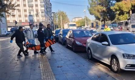 مراهق يقتل والدته وأخيه.. وترك رسالة لوالده!