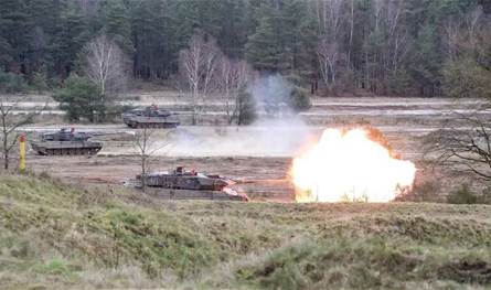 خشية حرب روسية.. الاتحاد الأوروبي يسهل نقل الجيوش شرقاً