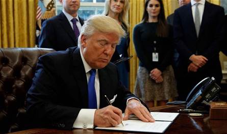  بعد مقاومة لأشهر.. ترامب يوقّع مشروع قانون نشر وثائق إبستين