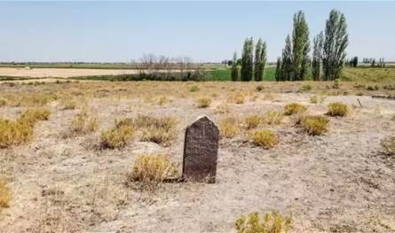 قبر معزول لسيدة نالت سمعة سيئة... قصته كشفت بعد 92 عاماً