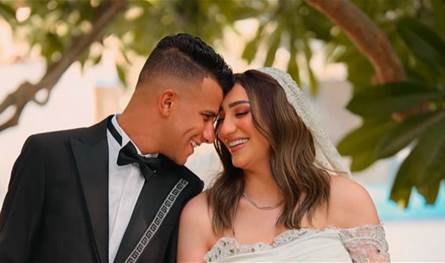 من دون الكشف عن الأسباب.. فنان شهير ينفصل عن زوجته ويوّجه لها رسالة 