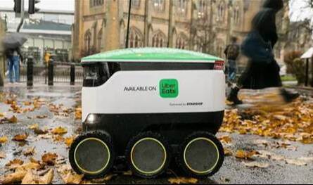 &quot;أوبر إيتس&quot; تطلق خدمة توصيل الطعام عبر الروبوتات في بريطانيا 