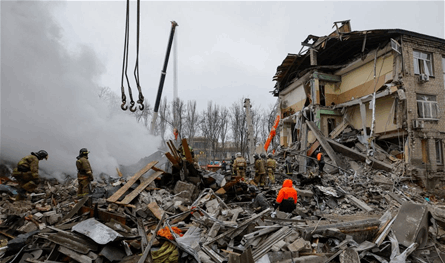 البيت الأبيض يدافع عن خطة ترامب لأوكرانيا… كييف تدرس والاتحاد الأوروبي يتحفّظ