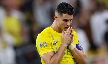 جراح تجميل يكشف أسرار تغير ملامح رونالدو خلال 20 عامًا (صورة)