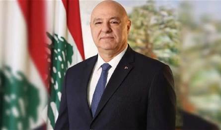 بطوافة عسكرية.. وصول الرئيس عون وقائد الجيش إلى ثكنة بنوا بركات