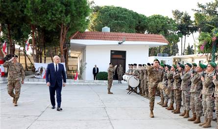 وزير الخارجية المصري في بيروت الأربعاء وبري يراهن على التوافق الإيراني السعودي وحركة لاريجاني