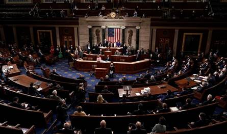 خطة ترامب بشأن أوكرانيا تكافئ بوتين.. هذا ما أعلنه نواب أميركيون